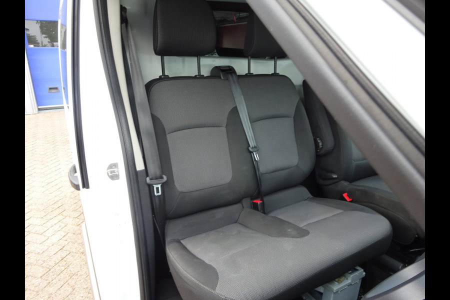 Renault Trafic 2.0 dCi 145 T29 L1H1 AUTOMAAT 2 X SCHUIFDEUR AIRCO NAVIGATIE 3ZITS CRUISE CONTROL