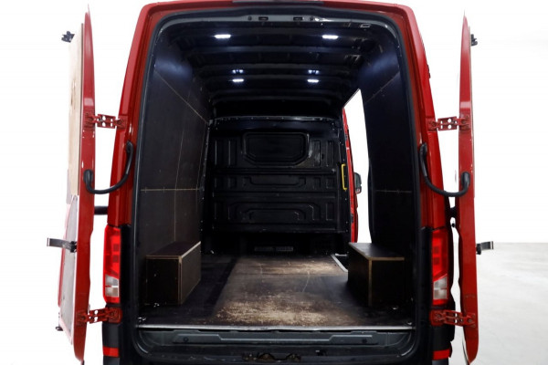 Volkswagen Crafter 35 2.0 TDI 177pk RWD L3H3 (L2H2) Airco/Navi/Trekhaak 3500kg 07-2020