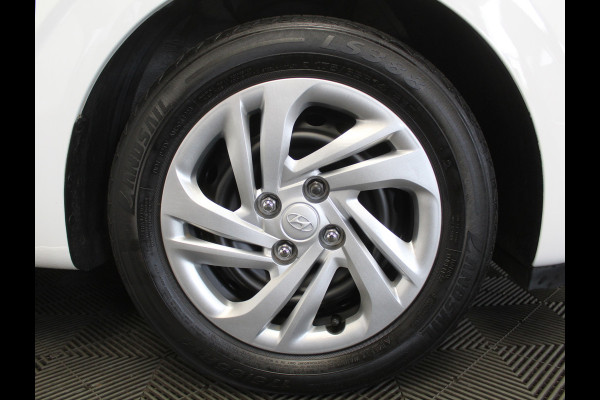 Hyundai i10 1.0 Comfort AIRCO | CRUISE | LED | DAB | CARPLAY | CV | ELRM | STB