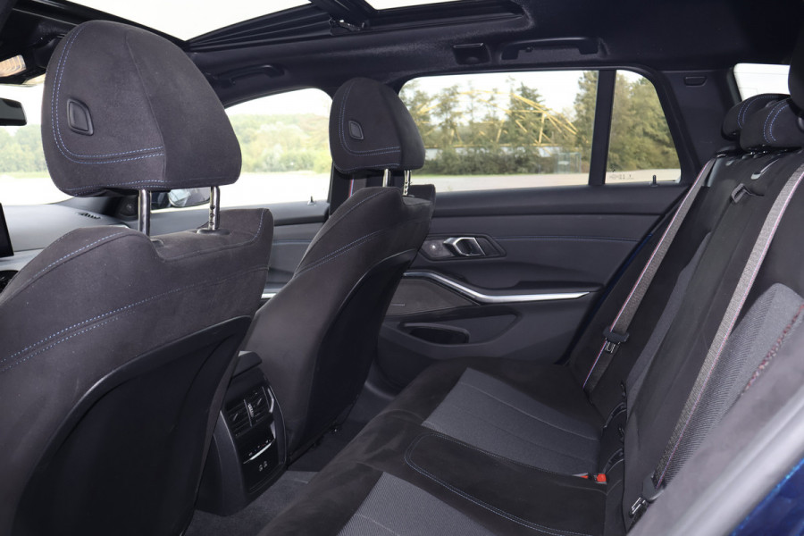 BMW 3 Serie Touring 330e | 25MY | LCI FACELIFT | BTW-AUTO | ELEK. HAAK | HEAD UP | HARMAN & KARDON | SFEERVERLICHTING | 360 CAMERA | MEMORY
