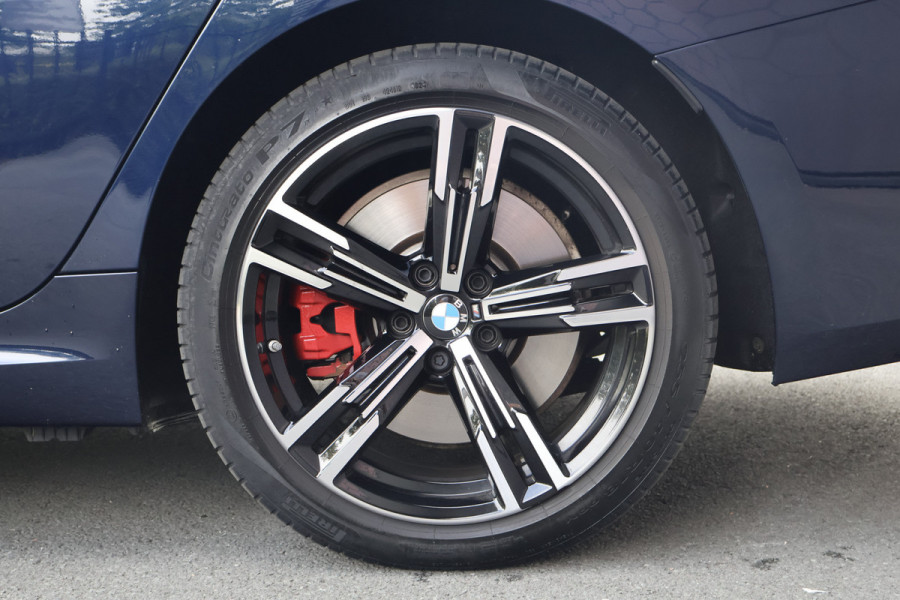 BMW 3 Serie Touring 330e | 25MY | LCI FACELIFT | BTW-AUTO | ELEK. HAAK | HEAD UP | HARMAN & KARDON | SFEERVERLICHTING | 360 CAMERA | MEMORY