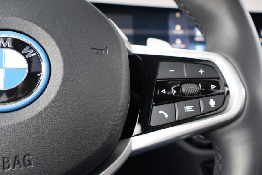 BMW 3 Serie Touring 330e | 25MY | LCI FACELIFT | BTW-AUTO | ELEK. HAAK | HEAD UP | HARMAN & KARDON | SFEERVERLICHTING | 360 CAMERA | MEMORY