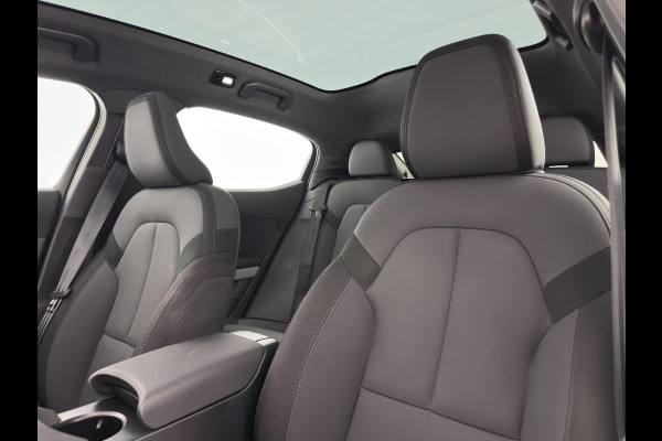 Polestar 2 Standard Range Single Motor 69 kWh [3-Fase-11kW] {SOH-90%} (INCL-BTW) Aut. *PANO | FULL-LED | MEMORY-PACK | CAMERA | KEYLESS | LANE-ASSIST | DIGI-COCKPIT | CARPLAY | DAB+ | HEATED-COMFORTSEATS | CRUISE | TOWBAR | 19''ALU*