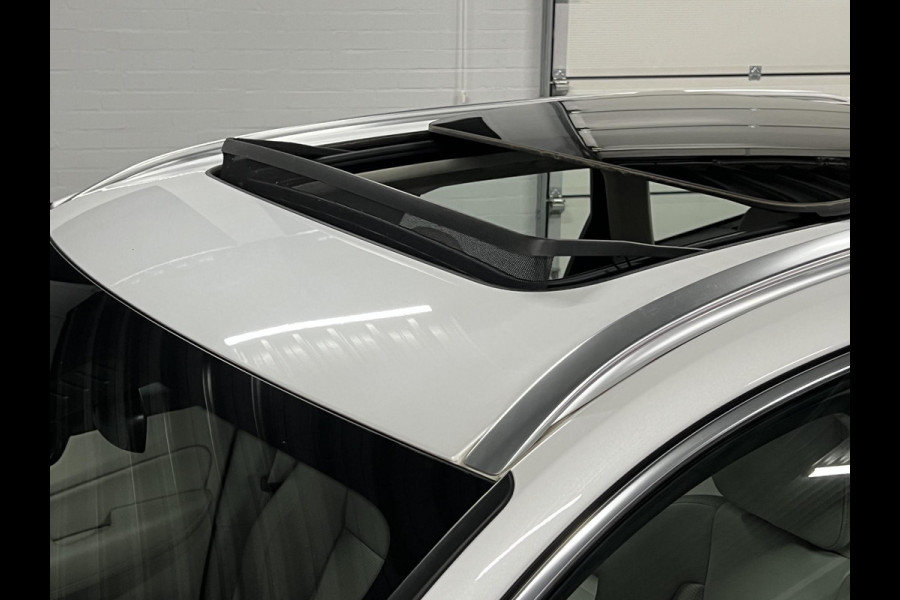 Volvo XC60 2.0 T6 Plug-in hybrid AWD Inscription Expression Luchtvering | Trekhaak | Stoel ventilatie | Massage | Open dak | Adapt. cruise | Stuur-/stoelverwarming | Memory
