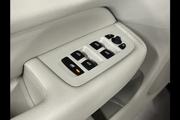 Volvo XC60 2.0 T6 Plug-in hybrid AWD Inscription Expression Luchtvering | Trekhaak | Stoel ventilatie | Massage | Open dak | Adapt. cruise | Stuur-/stoelverwarming | Memory