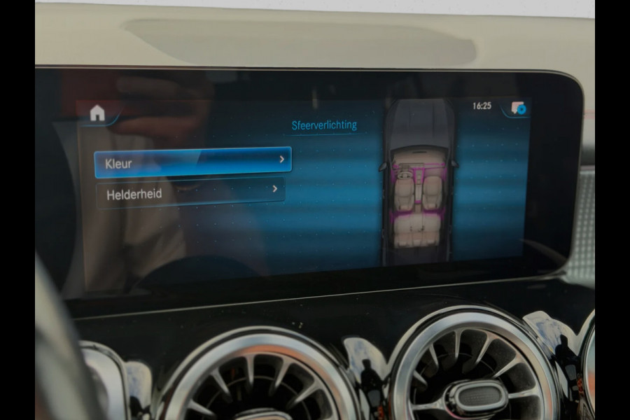Mercedes-Benz EQB 250 AMG Line 7p. 67 kWh 93% SoH(NL-auto, 1e Eig, Dealer OndH, Panorama, SfeerV, Carplay, Camera, StoelV, Etc)