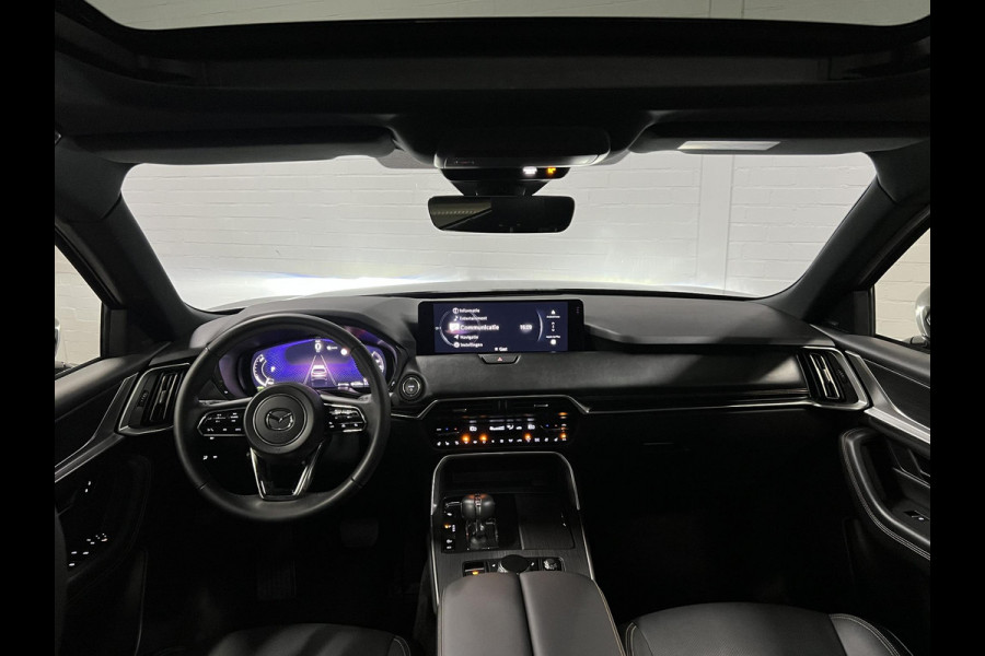 Mazda CX-80 2.5 e-SkyActiv PHEV Homura Plus 7 persoons | Open dak | Adapt. Cruise | Stoelventilatie | Stuur-/Stoelverwarming | 360 camera | Head-up | Carplay | Bose sound | Memory