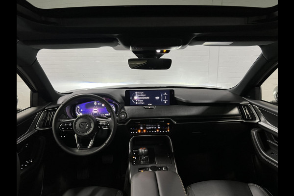 Mazda CX-80 2.5 e-SkyActiv PHEV Homura Plus 7 persoons | Open dak | Adapt. Cruise | Stoelventilatie | Stuur-/Stoelverwarming | 360 camera | Head-up | Carplay | Bose sound | Memory