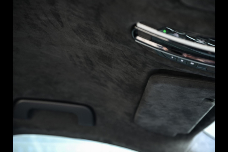Porsche Cayenne Coupé 3.0 E-Hybrid | Sport Design | NL-Auto | Carbon Dak | Alcantara Hemel | Carbon Interieur | Luchtvering | Camera | Stuur- Stoelverwarming | Memory Seat | Soft Close | HIFI | Trekhaak |