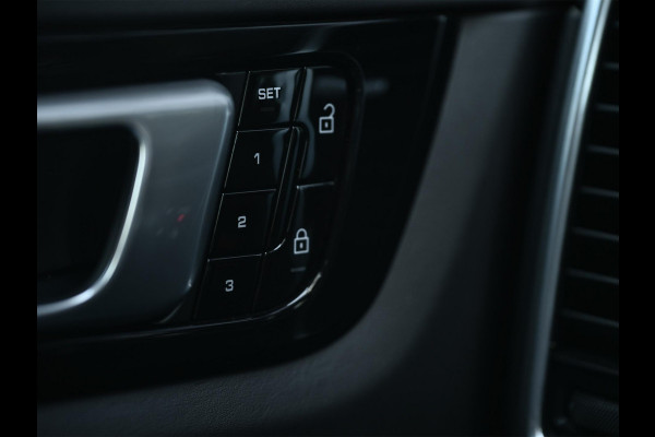 Porsche Cayenne Coupé 3.0 E-Hybrid | Sport Design | NL-Auto | Carbon Dak | Alcantara Hemel | Carbon Interieur | Luchtvering | Camera | Stuur- Stoelverwarming | Memory Seat | Soft Close | HIFI | Trekhaak |
