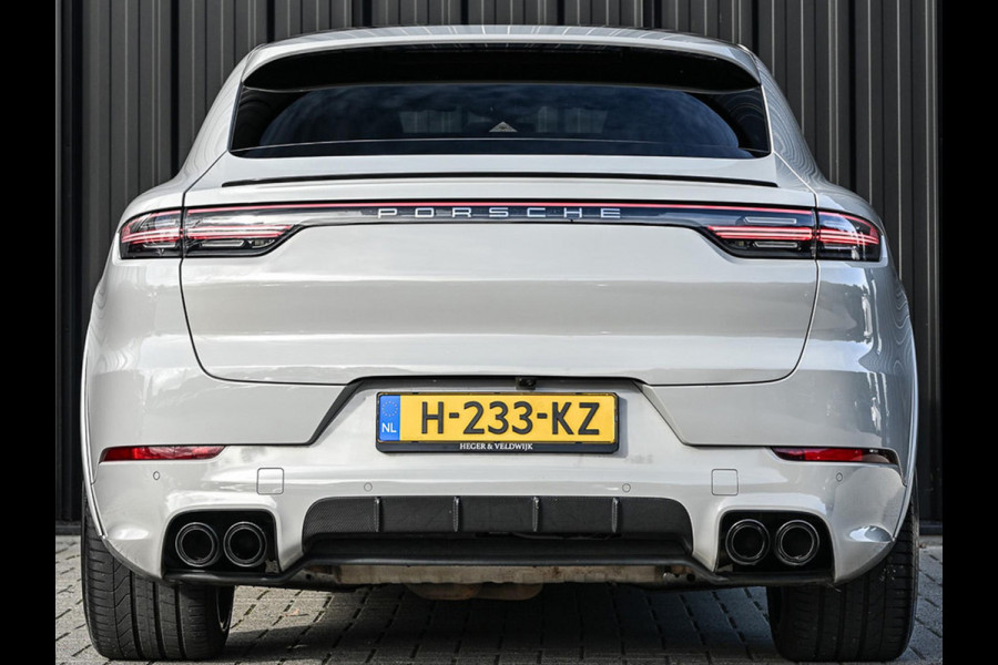 Porsche Cayenne Coupé 3.0 E-Hybrid | Sport Design | NL-Auto | Carbon Dak | Alcantara Hemel | Carbon Interieur | Luchtvering | Camera | Stuur- Stoelverwarming | Memory Seat | Soft Close | HIFI | Trekhaak |