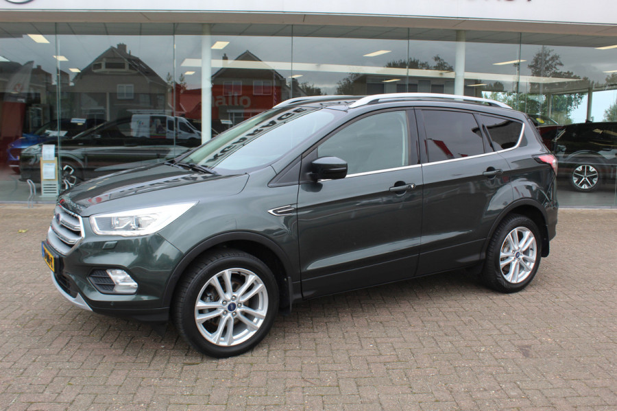 Ford Kuga 1.5 150 pk EcoBoost Titanium Mooie, chique en luxe Ford Kuga, hoge in- en uitstap ! Trekhaak, Climate Controle, Cruise Controle