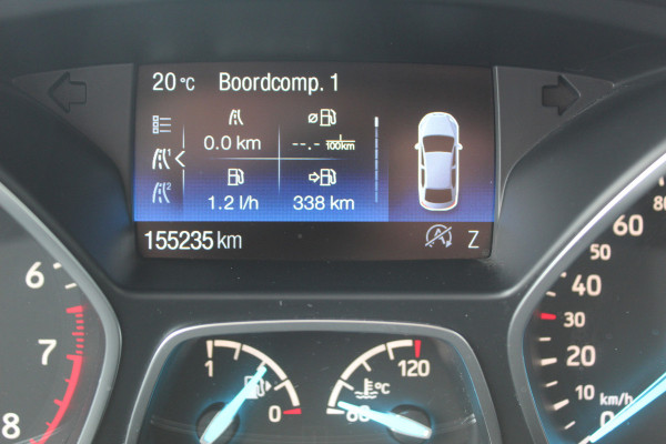 Ford Kuga 1.5 150 pk EcoBoost Titanium Mooie, chique en luxe Ford Kuga, hoge in- en uitstap ! Trekhaak, Climate Controle, Cruise Controle