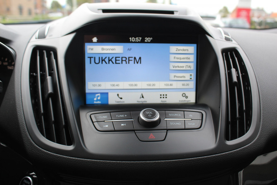 Ford Kuga 1.5 150 pk EcoBoost Titanium Mooie, chique en luxe Ford Kuga, hoge in- en uitstap ! Trekhaak, Climate Controle, Cruise Controle