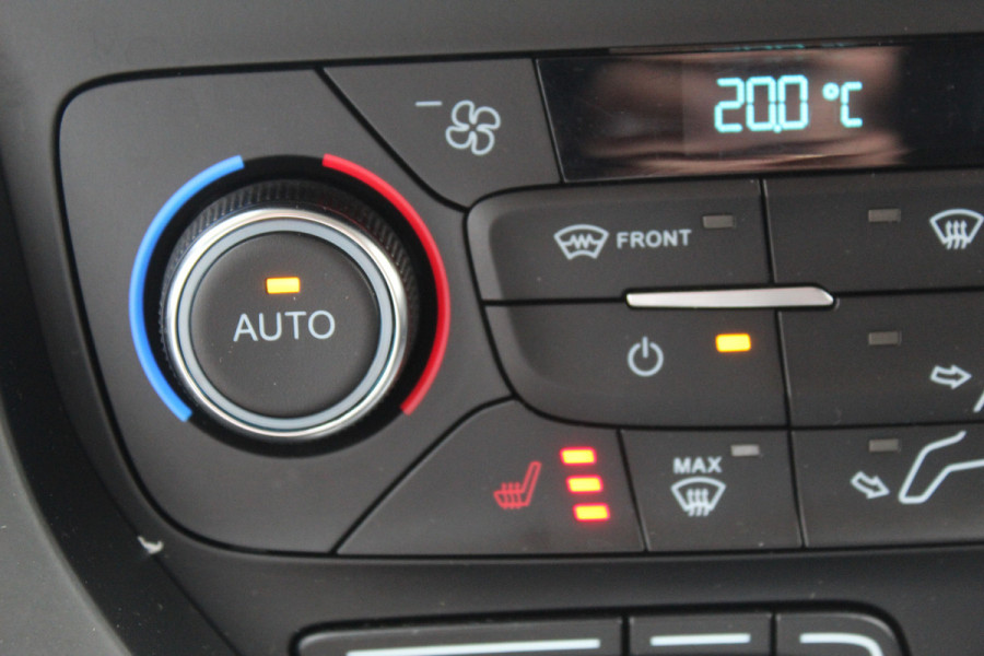 Ford Kuga 1.5 150 pk EcoBoost Titanium Mooie, chique en luxe Ford Kuga, hoge in- en uitstap ! Trekhaak, Climate Controle, Cruise Controle