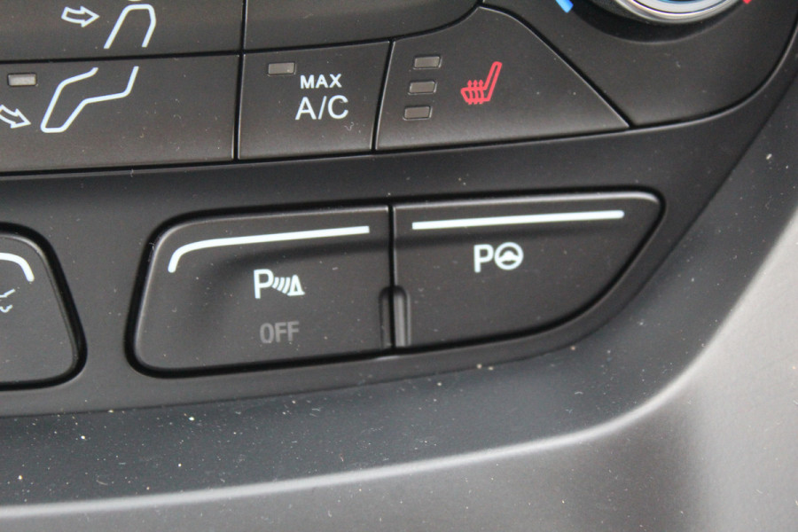 Ford Kuga 1.5 150 pk EcoBoost Titanium Mooie, chique en luxe Ford Kuga, hoge in- en uitstap ! Trekhaak, Climate Controle, Cruise Controle