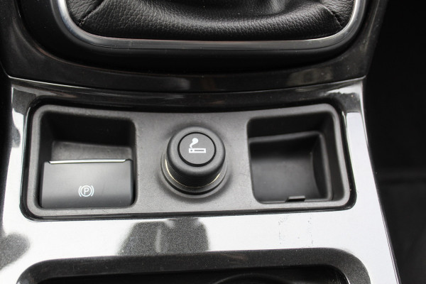 Ford Kuga 1.5 150 pk EcoBoost Titanium Mooie, chique en luxe Ford Kuga, hoge in- en uitstap ! Trekhaak, Climate Controle, Cruise Controle