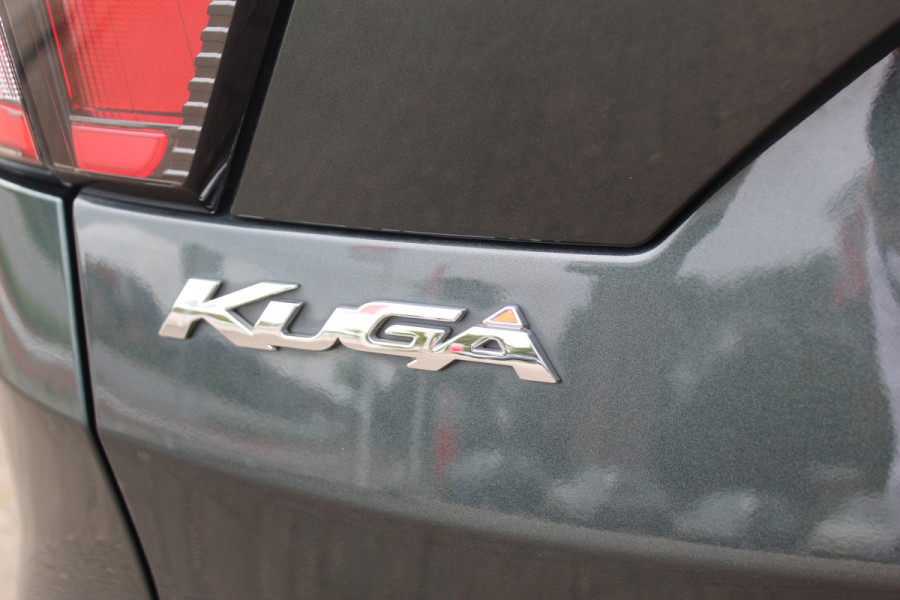 Ford Kuga 1.5 150 pk EcoBoost Titanium Mooie, chique en luxe Ford Kuga, hoge in- en uitstap ! Trekhaak, Climate Controle, Cruise Controle