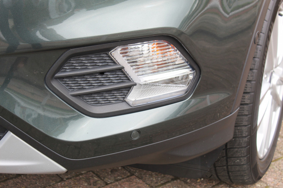 Ford Kuga 1.5 150 pk EcoBoost Titanium Mooie, chique en luxe Ford Kuga, hoge in- en uitstap ! Trekhaak, Climate Controle, Cruise Controle