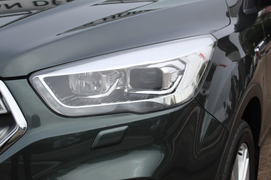 Ford Kuga 1.5 150 pk EcoBoost Titanium Mooie, chique en luxe Ford Kuga, hoge in- en uitstap ! Trekhaak, Climate Controle, Cruise Controle