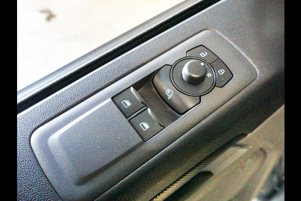 Ford Transit Custom 300 2.0 TDCI L2H1 Trend Automaat Airco Navigatie Cruise Navi Trekhaak