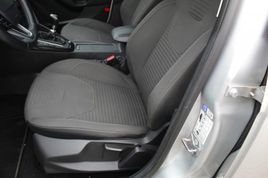 Ford FOCUS Wagon 1.0 125PK Titanium Uiterst nette wagen ! Trekhaak, Pdc, Navigatie, Cuise Controle,