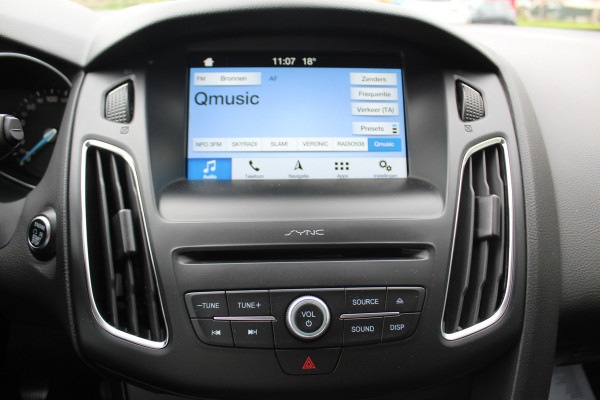 Ford FOCUS Wagon 1.0 125PK Titanium Uiterst nette wagen ! Trekhaak, Pdc, Navigatie, Cuise Controle,