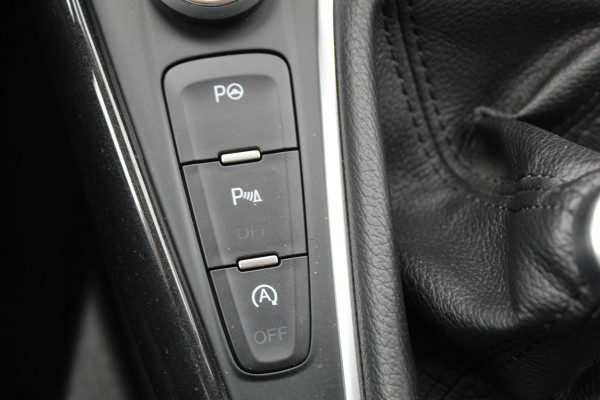 Ford FOCUS Wagon 1.0 125PK Titanium Uiterst nette wagen ! Trekhaak, Pdc, Navigatie, Cuise Controle,
