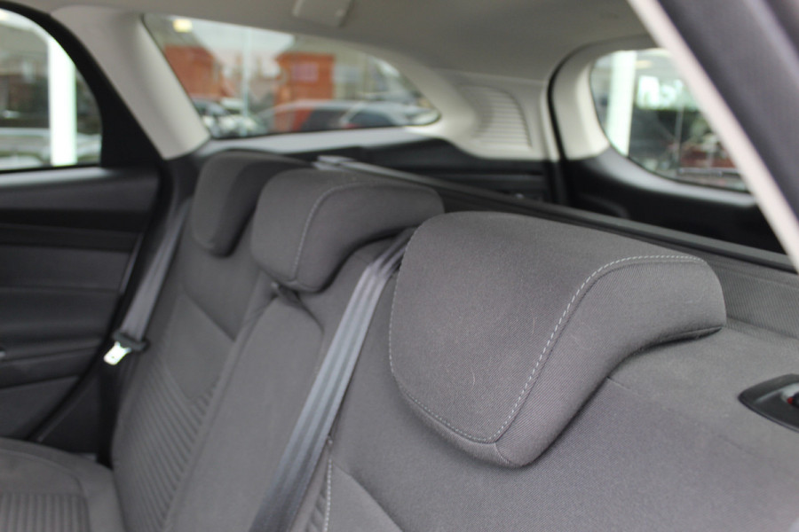 Ford FOCUS Wagon 1.0 125PK Titanium Uiterst nette wagen ! Trekhaak, Pdc, Navigatie, Cuise Controle,