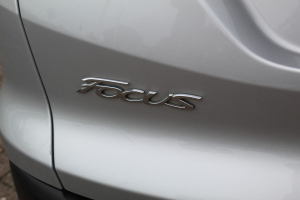 Ford FOCUS Wagon 1.0 125PK Titanium Uiterst nette wagen ! Trekhaak, Pdc, Navigatie, Cuise Controle,