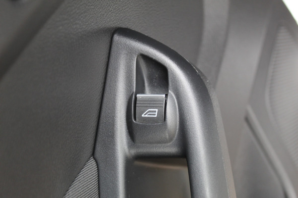 Ford FOCUS Wagon 1.0 125PK Titanium Uiterst nette wagen ! Trekhaak, Pdc, Navigatie, Cuise Controle,