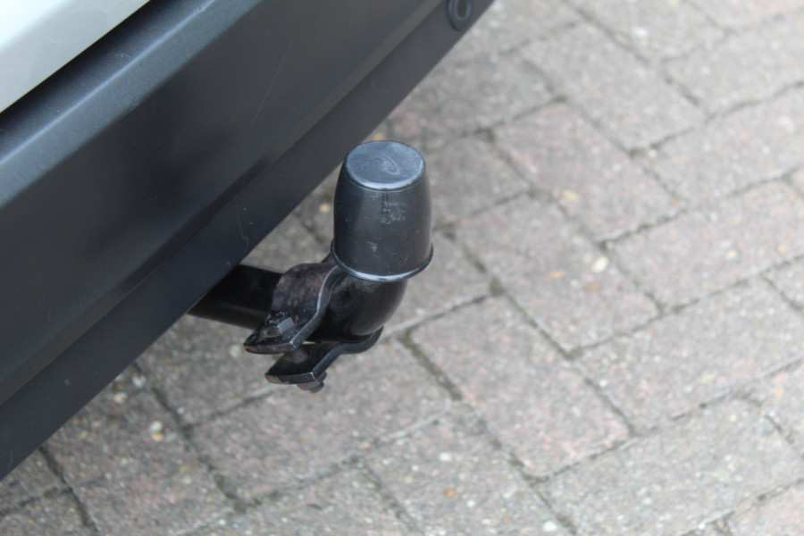 Ford FOCUS Wagon 1.0 125PK Titanium Uiterst nette wagen ! Trekhaak, Pdc, Navigatie, Cuise Controle,