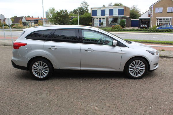 Ford FOCUS Wagon 1.0 125PK Titanium Uiterst nette wagen ! Trekhaak, Pdc, Navigatie, Cuise Controle,