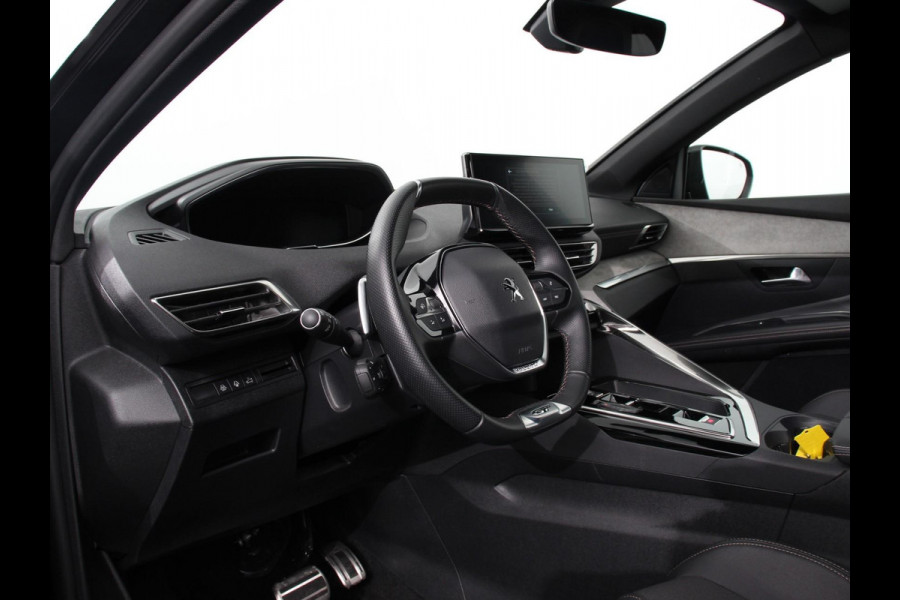 Peugeot 5008 1.2 PureTech 130pk Automaat GT Black Pack 7 zit Navigatie Apple CarPlay Android Camera Parkeerhulp Adaptive Cruise Control Stoelverwarming Electrische achterklep Climate Control Lichtmetalen velgen