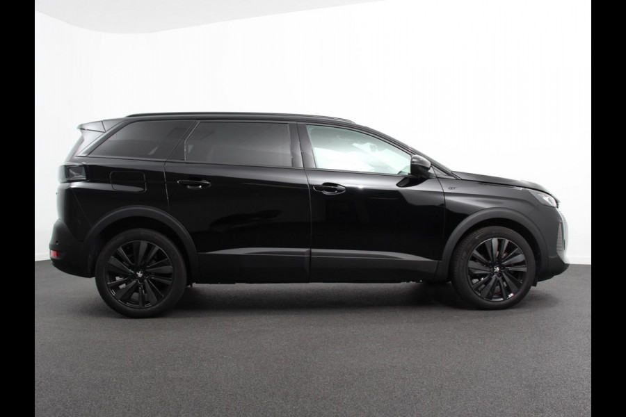 Peugeot 5008 1.2 PureTech 130pk Automaat GT Black Pack 7 zit Navigatie Apple CarPlay Android Camera Parkeerhulp Adaptive Cruise Control Stoelverwarming Electrische achterklep Climate Control Lichtmetalen velgen