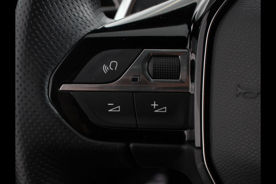 Peugeot 5008 1.2 PureTech 130pk Automaat GT Black Pack 7 zit Navigatie Apple CarPlay Android Camera Parkeerhulp Adaptive Cruise Control Stoelverwarming Electrische achterklep Climate Control Lichtmetalen velgen