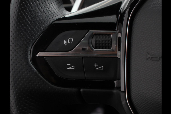 Peugeot 5008 1.2 PureTech 130pk Automaat GT Black Pack 7 zit Navigatie Apple CarPlay Android Camera Parkeerhulp Adaptive Cruise Control Stoelverwarming Electrische achterklep Climate Control Lichtmetalen velgen