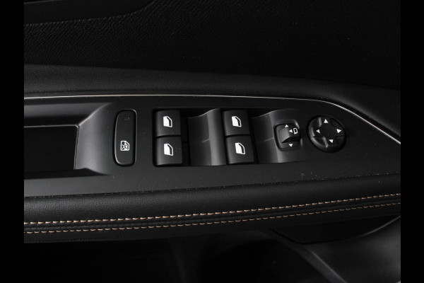 Peugeot 5008 1.2 PureTech 130pk Automaat GT Black Pack 7 zit Navigatie Apple CarPlay Android Camera Parkeerhulp Adaptive Cruise Control Stoelverwarming Electrische achterklep Climate Control Lichtmetalen velgen
