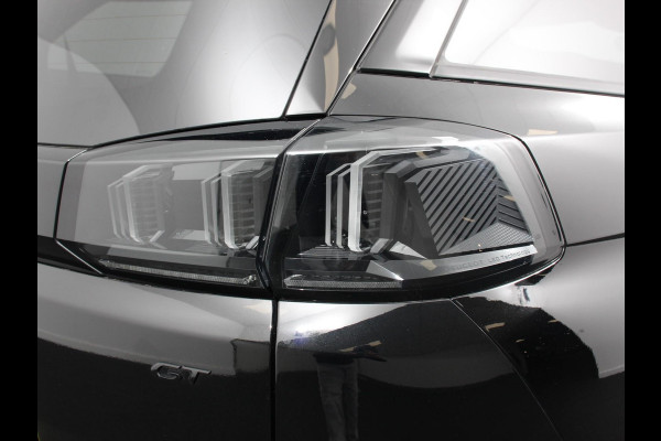 Peugeot 5008 1.2 PureTech 130pk Automaat GT Black Pack 7 zit Navigatie Apple CarPlay Android Camera Parkeerhulp Adaptive Cruise Control Stoelverwarming Electrische achterklep Climate Control Lichtmetalen velgen
