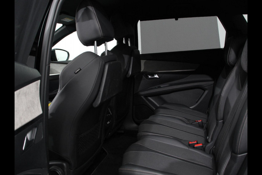 Peugeot 5008 1.2 PureTech 130pk Automaat GT Black Pack 7 zit Navigatie Apple CarPlay Android Camera Parkeerhulp Adaptive Cruise Control Stoelverwarming Electrische achterklep Climate Control Lichtmetalen velgen