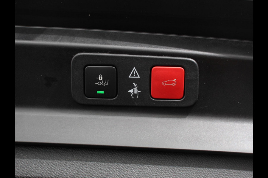 Peugeot 5008 1.2 PureTech 130pk Automaat GT Black Pack 7 zit Navigatie Apple CarPlay Android Camera Parkeerhulp Adaptive Cruise Control Stoelverwarming Electrische achterklep Climate Control Lichtmetalen velgen