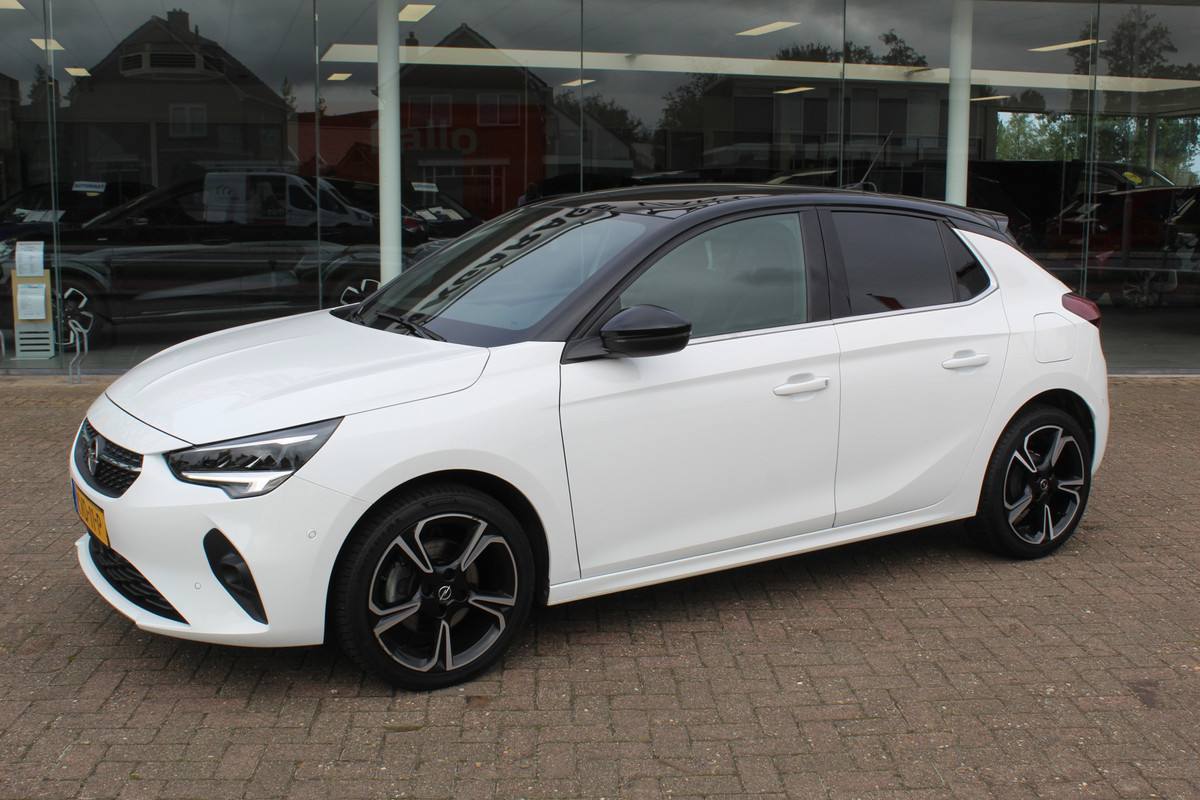 Opel Corsa 1.2 GS Line 100PK TURBO In nieuwstaat verkerende Opel Corsa ! Autm. airco, cruise cntrl, lane assist, panoramadak, verwarmde stoelen, LM wielen, camera, pdc v+a, navigatie by Apple Carplay/Android auto, metallic, LED verl. etc.