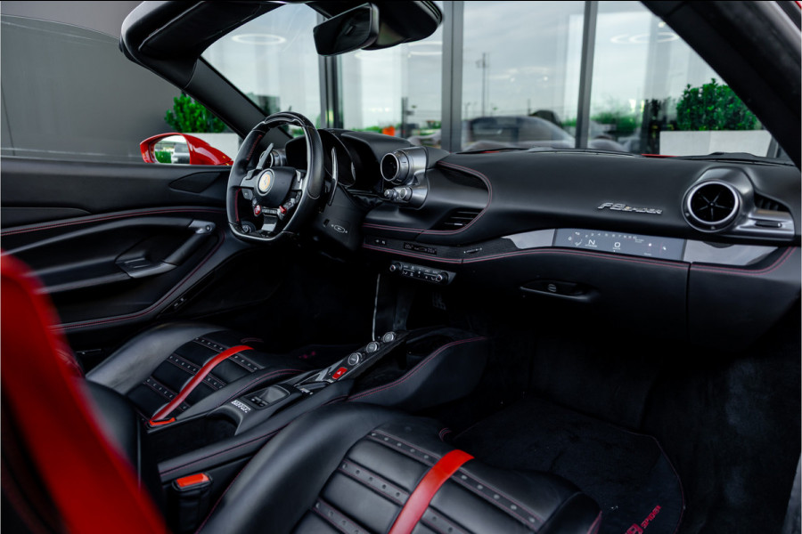 Ferrari F8 Spider 3.9 V8 HELE - Passenger Display | Lift | Carbon
