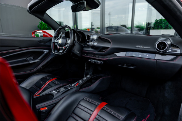 Ferrari F8 Spider 3.9 V8 HELE - Passenger Display | Lift | Carbon