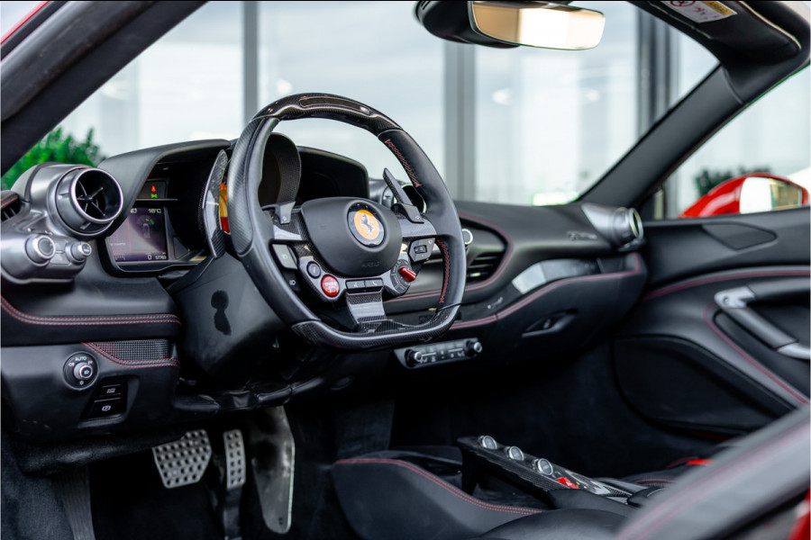 Ferrari F8 Spider 3.9 V8 HELE - Passenger Display | Lift | Carbon