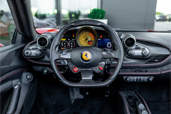 Ferrari F8 Spider 3.9 V8 HELE - Passenger Display | Lift | Carbon