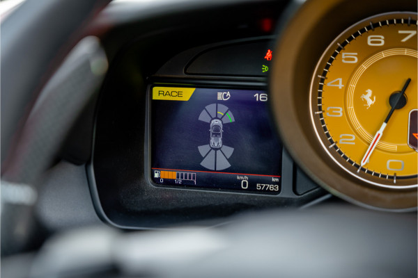 Ferrari F8 Spider 3.9 V8 HELE - Passenger Display | Lift | Carbon
