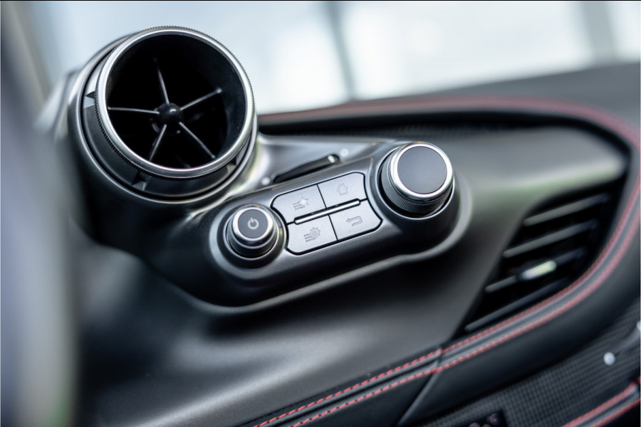 Ferrari F8 Spider 3.9 V8 HELE - Passenger Display | Lift | Carbon