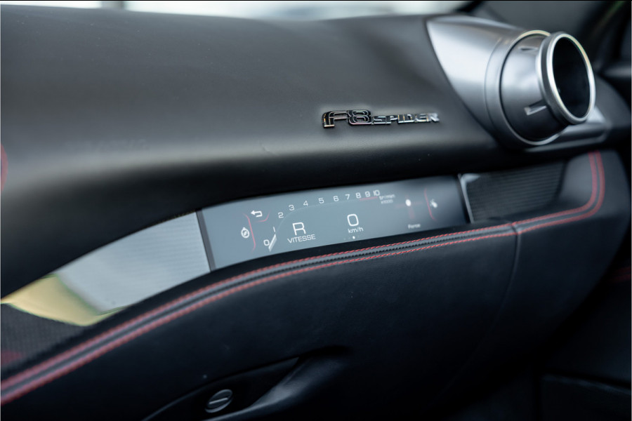 Ferrari F8 Spider 3.9 V8 HELE - Passenger Display | Lift | Carbon