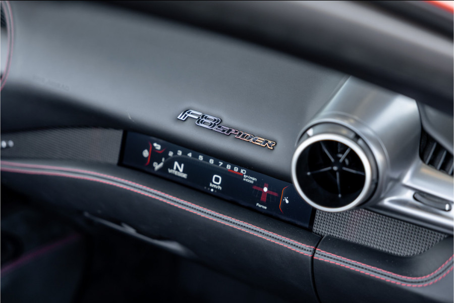 Ferrari F8 Spider 3.9 V8 HELE - Passenger Display | Lift | Carbon